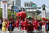 A traditional rite known as hwanan, or the re-enshrinement ceremony, being held in Jongno District, central Seoul, in April 20. [NEWS1]