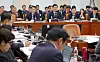 Seok Jong-gun, head of the Defense Acquisition Program Administration (DAPA), answers questions from lawmakers during a parliamentary audit held at the National Assembly in western Seoul on Oct. 17. [YONHAP]