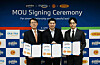From left: Paldo Chief Executive Officer Kwon Sung-kyun, CP AXTRA CEO Tanit Chearavanont and CP Korea CEO Kim Woo-young posing for a photo after signing a memorandum of understanding for a business partnership in Southeast Asian markets at Paldo's headquarters building in Seocho, southern Seoul, on April 9. [YONHAP]