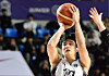Busan KCC Egis shooting guard Heo Ung in action during a KBL game against the Seoul SK Knights at Jamsil Students' Gymnasium in southern Seoul on Feb. 2. [YONHAP]