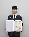 Actor Jung Hae-in poses for a photo after receiving the Prime Minister’s Commendation at the 10th Financial Day ceremony held at the FKI Tower in Yeouido, Seoul, on Oct. 28. [FNC ENTERTAINMENT]
