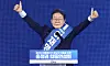 Lee Jae-myung, the front-runner in the Democratic Party’s race for the presidency, gives a thumbs-up gesture before a speech at Cheongju Gymnasium in North Chungcheong on Saturday during his party's Chungcheong regional primary. [NEWS1]