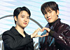 Actors Doh Kyung-soo, left, and Ji Chang-wook from Disney+'s series ″The Manipulated″ pose for photos during the show's press conference held at the Conrad Seoul hotel in western Seoul on Nov. 3. [NEWS1]