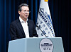 Presidential Director of National Policy Kim Yong-beom speaks during a press briefing on trariff negotiations between Korea and the United States at the presidential office in Yongsan District, central Seoul, on July 31. [NEWS1]