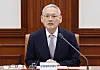 Culture Minister Yu In-chon speaks during a meeting held at the government complex in Jongno District, central Seoul, on Wednesday. [NEWS1]