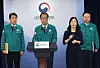 Prime Minister Han Duck-soo speaks about the government's approach to the medical school quota during a press briefing on Friday. [NEWS1]