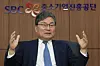 Founder of low-budget carrier Easter Jet and former Democratic Party Rep. Lee Sang-jik in an interview with Yonhap as the head of the Korea SMEs and Startups Agency in March 2019. [YONHAP]