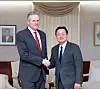 Korean Ambassador to the United States Cho Hyun-dong, right, shakes hands with Alaska Gov. Mike Dunleavy at a meeting in Washingon D.C. on Feb. 19.[EMBASSY OF THE REPUBLIC OF KOREA IN THE USA]