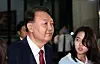 Former President Yoon Suk Yeol leaves the Seoul High Prosecutors’ Office building in southern Seoul on July 5 after undergoing a second round of questioning by the special counsel team investigating insurrection allegations. [NEWS1]