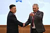 Russian Security Council Secretary Sergei Shoigu, right, and North Korean Minister of State Security Ri Chang-dae shake hands during a bilateral discussion as part of the 13th International Meeting of High Representatives for Security Issues in Moscow on May 28. [AP/YONHAP]