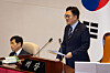 Woo Won-shik, speaker of the National Assembly, speaks about the four-day filibuster after the partial amendment to the Police Officers’ Duties Execution Act passes unanimously with 174 votes in favor out of 174 lawmakers present during the first plenary session of the 430th National Assembly at the National Assembly in Yeouido, western Seoul on Dec. 14. [NEWS1]