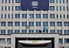 Officials lower the phoenix flag, symbolizing the presidential office, at the Yongsan presidential compound in central Seoul on April 4, following the Constitutional Court's decision to remove impeached President Yoon Suk Yeol from office. [JOINT PRESS CORPS]