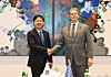 Finance Minister Koo Yun-cheol shakes hands with U.S. Treasury Secretary Scott Bessent during their meeting in New York on Sept. 24. [YONHAP]