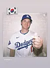 Shohei Ohtani poses with the Korean finger heart in a photo shared in an Instagram story Tuesday with a Korean Taegukgi flag sticker. [SCREEN CAPTURE]