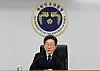 President Lee Jae Myung speaks at his first senior secretary meeting held at the presidential office on June 23 in Yongsan, central Seoul. [JOINT PRESS CORPS]