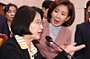 Rep. Na Kyung-won of the People Power Party protests against a disciplinary order issued by Chairwoman Choo Mi-ae of the Democratic Party during a Legislation and Judiciary Committee hearing at the National Assembly in Yeouido, western Seoul on Sept. 22. [YONHAP]