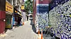 The alley where the Itaewon tragedy took place two years ago on Oct. 29, 2022. Picture taken on Aug. 8. [JOONGANG ILBO]