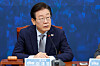 Democratic Party leader Lee Jae-myung speaks during a National Assembly meeting Monday. During the meeting he said he agrees to scrap the long-debated plan to impose capital gains tax. The proposed policy was set to take effect from next year. [NEWS1]