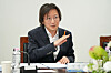 Ju Biung-ghi, chief of the Fair Trade Commission, Korea’s antitrust watchdog, inspects operations during a visit to the Korea Fair Trade Mediation Agency in Jung District, central Seoul, on Nov. 3. [FAIR TRADE COMMISSION]