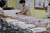 Medical staff care for newborns at Ain Hospital in Incheon, on Feb. 26. [YONHAP]