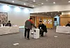 A voter casts his ballot at an overseas polling station set up at the Korean Embassy in Moscow on May 20. [YONHAP]