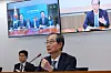 Acting President and Prime Minister Han Duck-soo, right, speaks while receiving a video briefing from Minister of Trade Cheong In-kyo, who is visiting the U.S. to respond to the tariff policies of the Donald Trump administration, and Korean Ambassador to the United States Cho Hyun-dong, left, at the Government Complex Seoul in Jongno District, central Seoul on April 10. [YONHAP]