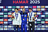 Lee Seung-hoon, left, poses after winning a silver medal in the men's mass start at the International Skating Union World Speed Skating Single Distances Championships at Hamar Olympic Hall in Hamar, Norway, on March 15. [REUTERS/YONHAP]