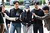 The medical school student alleged to have killed his girlfriend on the rooftop of a building walks into Seoul Central District Court in Seocho District, southern Seoul, for his arrest warrant hearing on Wednesday. [YONHAP]