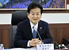 Minister of Unification Chung Dong-young speaks at a meeting between ministry officials, the Seoul Metropolitan Office of Education and civic groups at the government complex in Jongno District, Seoul on Jan. 27. [YONHAP]