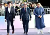 Actor Hoa Xuande, director Park Chan-wook and actor Fred Nguyen Khan walk down the Seoul International Drama Awards' purple carpet in Yeouido, western Seoul, on Wednesday. [NEWS1]