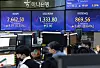 Screens in Hana Bank's trading room in central Seoul shows stock markets open on Thursday. [NEWS1]