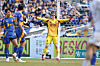 Ulsan HD goalkeeper Jo Hyeon-woo, center, in action during a K League 1 match against Jeju SK at Munsu Football Stadium in Ulsan on March 9. [K LEAGUE]
