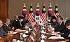 Former Korean President Moon Jae-in and former Prime Minister of Malaysia Mahathir Mohamad hold a summit at the Blue House on Nov. 28, 2019. [JOINT PRESS CORPS]
