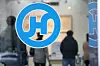 Employees enter Hanjin KAL's headquarters in Jung District, central Seoul. [YONHAP]