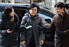 Lee Hye-hoon, the nominee to lead the newly established Ministry of Planning and Budget, center, arrives at her confirmation hearing preparation office at the Korea Deposit Insurance Corporation in Jung District, central Seoul, on Jan. 8. [NEWS1]