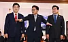 National Assembly Speaker Woo Won-shik, center, poses for a photo with Kweon Seong-dong, left, floor leader of the ruling People Power Party, and Park Chan-dae, floor leader of the main opposition Democratic Party, during their meeting at Woo's office in Seoul on March 18. [YONHAP]