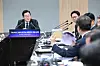 President Lee Jae Myung listens to a presentation on company products by Lee Sang-gu, CEO of iBL Photonics, during a meeting with small- and medium-sized businesses at the Saesol Diamond headquarters in Danwon District in Ansan, Gyeonggi, on Sept. 3. [JOINT PRESS CORPS]