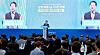 South Jeolla Governor Kim Yung-rok explains the province's plans to establish a medical school in a conference on Oct. 10. The province announced that Mokpo National University and Sunchon National University will merge and create one medical school together, although the announcement was refuted by key officials. [NEWS1]