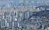 This photo taken on March 18 shows apartment complexes in Seoul. [YONHAP]