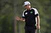 Im Sung-jae waves after making a putt on the 18th hole during the first round at the Masters golf tournament on April 10 in Augusta, Georgia. [AP/YONHAP]