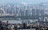 Apartments in Seoul are seen from Namsan Tower on Oct. 1. [NEWS1]