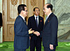Standing Committee of the Supreme People's Assembly Chairman Kim Yong-nam, right, greets now-Democratic Party Rep. Park Jie-won before a meeting with the special delegation from the South at the Mansudae Assembly Hall in Pyongyang on Sept. 18, 2018. [JOINT PRESS CORPS]
