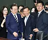 Democratic Party presidential contender Lee Jae-myung attends a policy roundtable on capital market revitalization held at the Korea Financial Investment Association in Yeouido, western Seoul, on April 21. [KIM SEONG-RYONG]