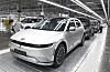Hyundai Motor employees produce the Ioniq 5s at its plant in Indonesia. [HYUNDAI MOTOR]
