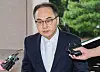 Prosecutor General Lee One-Seok responds to reporters on his way to work at the Supreme Prosecutors' Office in Seocho District, southern Seoul, on Tuesday. [NEWS1]