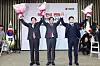 Song Eon-seok, newly elected floor leader of the People Power Party, raises hands with former floor leader Kweon Seong-dong and interim leader Kim Yong-tae during a general meeting of the party's lawmakers to elect its 2025 floor leader at the National Assembly in Yeouido, western Seoul, on June 16. [LIM HYUN-DONG]