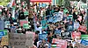 A rally held in support of Palestine in Seoul on Sunday. Participants, ranging from Koreans to citizens of Egypt, Jordan and other countries in the region, uphold signs urging Israel to stop bombing Gaza. [YONHAP]