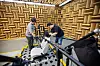 Hyundai Transys engineers test the vibrations of car seats in extreme weather conditions at minus 30 degrees Celsius (minus 22 Fahrenheit) at the company's R&D Center in Dongtan, Gyeonggi. [HYUNDAI TRANSYS]
