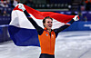 Jens van 't Wout of the Netherlands celebrates after winning the gold medal in the men's short track speed skating 1500-meter final at the 2026 Winter Olympics in Milan on Feb. 14.  [REUTERS/YONHAP]