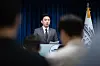 Presidential chief of staff Kang Hoon-sik speaks during a briefing at the presidential office in Yongsan District, central Seoul, on Aug. 13. [NEWS1]
